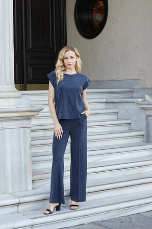 Kadın Modal İpeksi Likralı Kumaş Geniş Sıfır Yaka Düşük Omuzlu T-shirt Bluz-Lacivert 