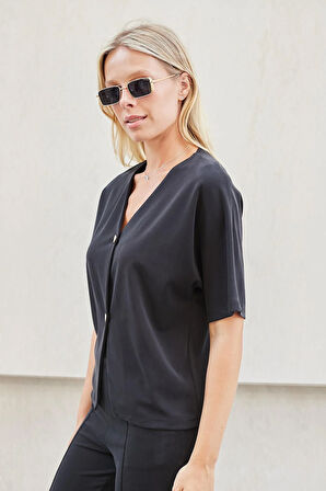 Kadın İpeksi Esnek Modal Kumaş Düşük Omuzlu V Yaka Düğmeli Ceket Hırka-Siyah