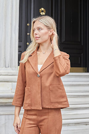 Kadın Yakalı Rahat Kesim Uzun Kol Hafif Likralı Süet Kumaş Düğmeli Cepli Blazer Ceket-Taba