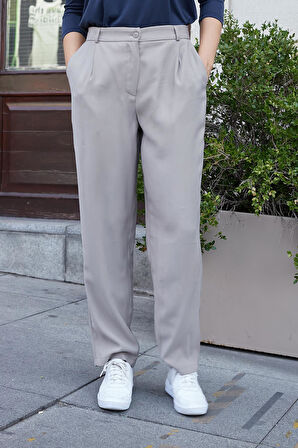 Kadın İpeksi Modal Kumaş Yüksek Bel Yan Cepli Boru Paça Rahat Kesim Şık Ofis Pantolon-Vizon