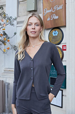 Kadın Esnek İpeksi Modal Kumaş V Yaka Uzun Kol Düğmeli Ceket-Antrasit