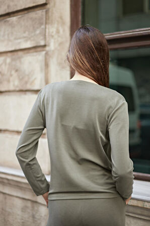 Kadın Esnek İpeksi Modal Kumaş V Yaka Uzun Kol Düğmeli Ceket-Haki