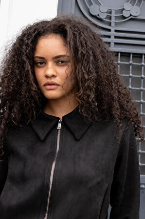 Kadın Hafif Likralı Süet Kumaş Yakalı Fermuarlı Arkası Lastikli Cepli Kısa Ceket Mont-Siyah 