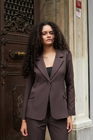 Kadın Yakalı Cep Kapaklı Uzun Kol Bele Oturan Hafif Esnek Kumaş Blazer Ceket-Kahve 