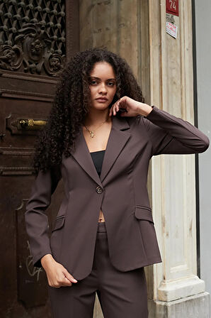 Kadın Yakalı Cep Kapaklı Uzun Kol Bele Oturan Hafif Esnek Kumaş Blazer Ceket-Kahve 