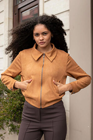 Kadın Hafif Likralı Süet Kumaş Yakalı Fermuarlı Arkası Lastikli Cepli Kısa Ceket Mont-Camel 