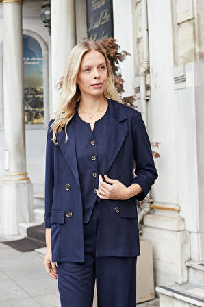 Kadın Süet Dokulu Kumaş Yakalı Capri Kol Cep Kapaklı Blazer Ceket-Lacivert 
