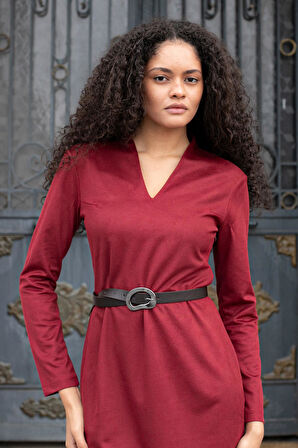 Kadın Süet Dokulu Hafif Esnek Kumaş V Yaka Uzun Kol Yırtmaçlı Deri Kemerli Diz Altı Uzun Elbise-Bordo