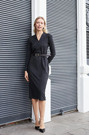 Kadın Süet Dokulu Hafif Esnek Kumaş V Yaka Uzun Kol Yırtmaçlı Deri Kemerli Diz Altı Uzun Elbise-Siyah