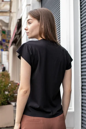 Kadın İpeksi Kumaş Geniş Sıfır Yaka Kısa Kol Tshirt Bluz-Siyah