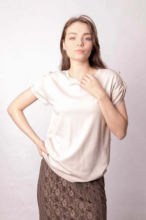 Kadın Modal Penye Geniş Sıfır Yaka Düşük Omuzlu Apoletli Kısa Kol T-shirt Bluz-Bej 