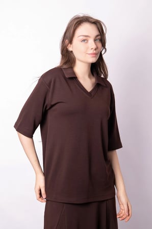 Kadın Yumşak Dokulu Esnek Kumaş V Yaka Yakalı Düşük Omuzlu Dirsek Boy Kollu Oversize Bluz-Kahve