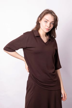 Kadın Yumşak Dokulu Esnek Kumaş V Yaka Yakalı Düşük Omuzlu Dirsek Boy Kollu Oversize Bluz-Kahve