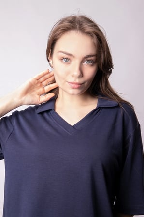 Kadın Yumşak Dokulu Esnek Kumaş V Yaka Yakalı Düşük Omuzlu Dirsek Boy Kollu Oversize Bluz-Lacivert