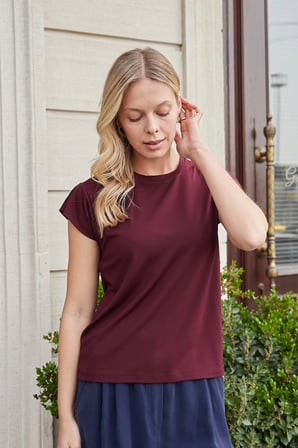 Kadın İpeksi Kumaş Geniş Sıfır Yaka Kısa Kol Tshirt Bluz-Bordo 