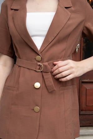 Kadın Likrasız Keten Görünümlü Kumaş Yakalı Flato Cepli Kısa Kol Blazer Ceket-Kahve