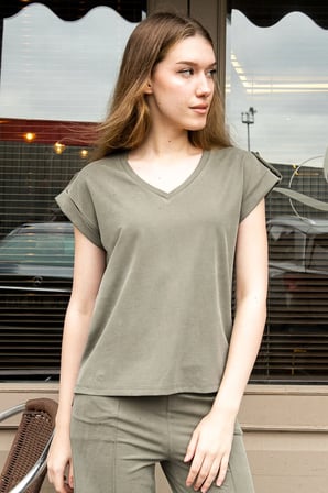 Kadın Modal İpeksi Likralı Kumaş V Yaka Duble Kollu Apoletli Yanları Yırtmaçlı T-shirt Bluz-Haki 