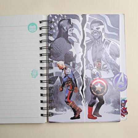 Avengers Karakterler 3 Boyutlu  Defter Ayraçlı 