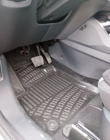 Ford Tourneo Courier 2024 Sonrası Havuzlu Paspas