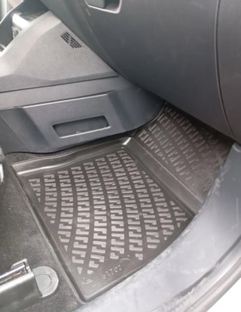 Ford Tourneo Courier 2024 Sonrası Havuzlu Paspas