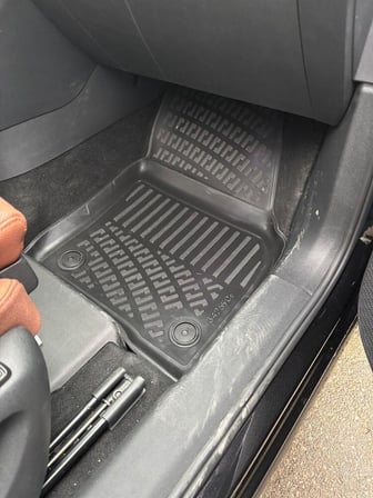 Skoda Kodiaq 2024 Sonrası Havuzlu Paspas