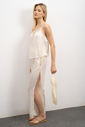 Lax Grogren Detaylı Ekru Uzun Saten Pijama Takımı