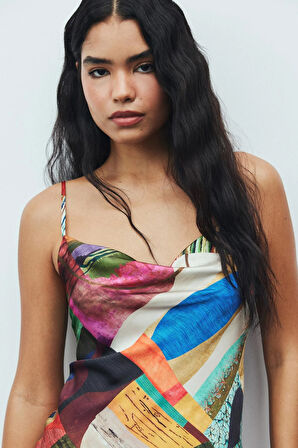 Êtincelle Coloré Desenli Degaje Yaka Askılı Kısa Saten Gecelik