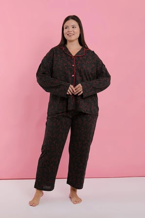 Akbeniz Kadın Büyük Beden Siyah Kırmızı Çiçekli Düğmeli Pijama Takımı