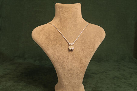 Altın Renkli Parlak Taşlı Çelik Ayıcıklı Kolye