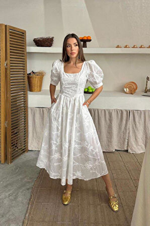 Beyaz Balon Kollu Brode Elbise