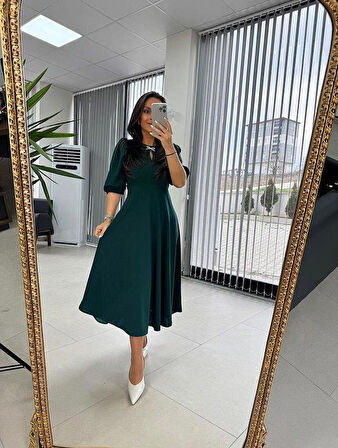 Kadın Kısa Kollu Bisiklet Yaka Fiyonk Broşlu Midi Janjan Krep Elbise