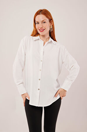 İnce Çizgi Detaylı Beyaz Gömlek