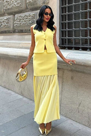 Yelekli Ve Pilise Etekli Triko Takım 10001