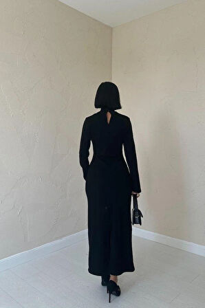 Siyah Omzu Güllü Düz Elbise