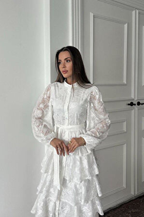 Beyaz Valonlu Şeritli Kat Kat Elbise