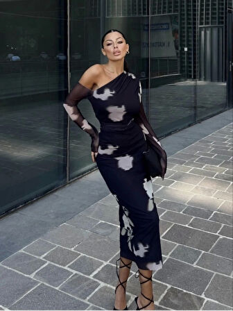 Tek Omuz Asimetrik Desenli Uzun Şifon Elbise - Siyah