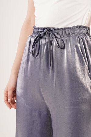 Parlak Görünümlü Cepli Mor Bol Paça Pantolon