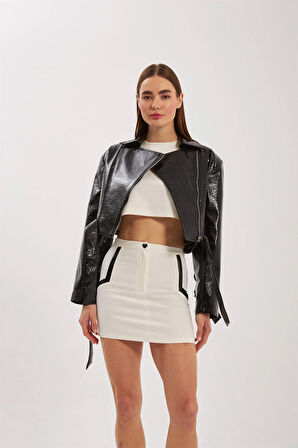 Şerit Detaylı Kısa Etek Beyaz