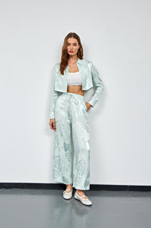 “Nok Love Signed” Saten Crop Gömlek Mint