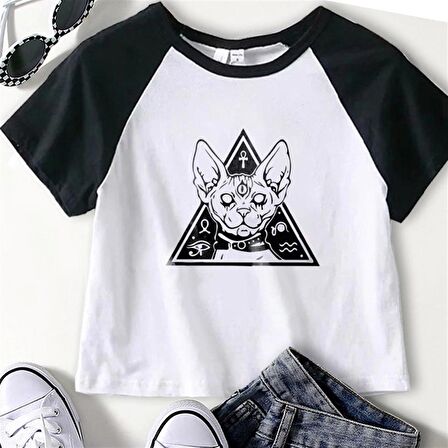 Demonic Cat Baskılı Reglan Kol Beyaz Crop