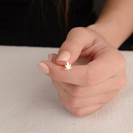 14 Ayar Altın Yaprak Küpe 0,95 gr