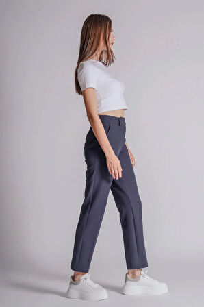 Kadın Yandan Cepli Fermuar ve Agraf Kapamalı Slim Fit Pantolon Lacivert