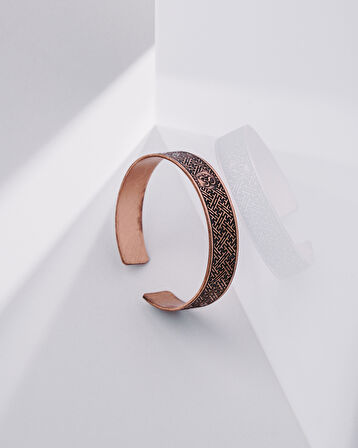 Koruyucu Yüz Motifli Bakır Bilezik