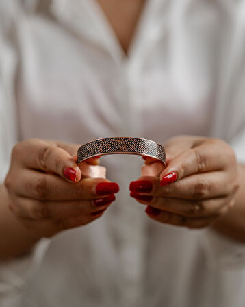 Koruyucu Yüz Motifli Bakır Bilezik