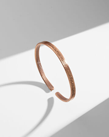 İçi File Desenli Dışı Ayetel Kürsi Yazılı İnce Bakır Bilezik