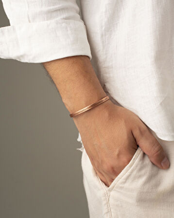 İçi Doku Desenli Dışı Ayetel Kürsi Yazılı İnce Bakır Bilezik