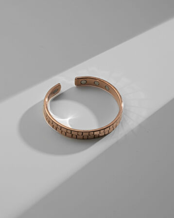 Kare Dokulu Manyetik Bakır Bilezik