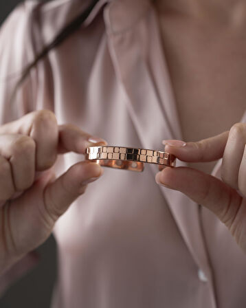 Kare Dokulu Manyetik Bakır Bilezik