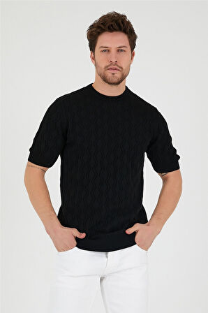 Siyah Erkek Yuvarlak Yaka Desenli Örme T-shirt