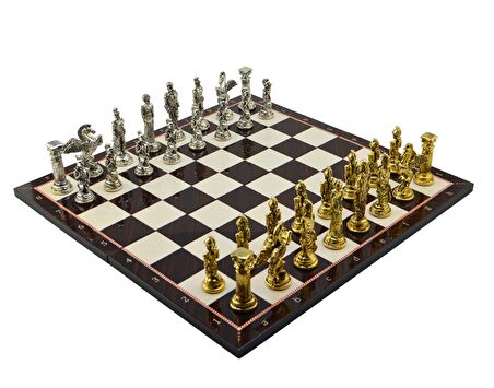 GiftHome Battal Boy Metal PEGASUS Satranç Takımı Parlak ve Katlanır Ceviz Desenli MDF Satranç Tahtası (43X43 cm.)